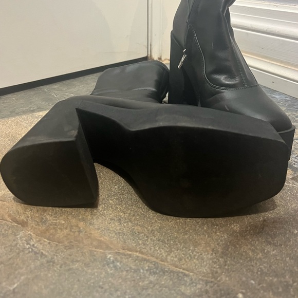 Open Edit Jasper Platform Boot - Picture 3 of 6